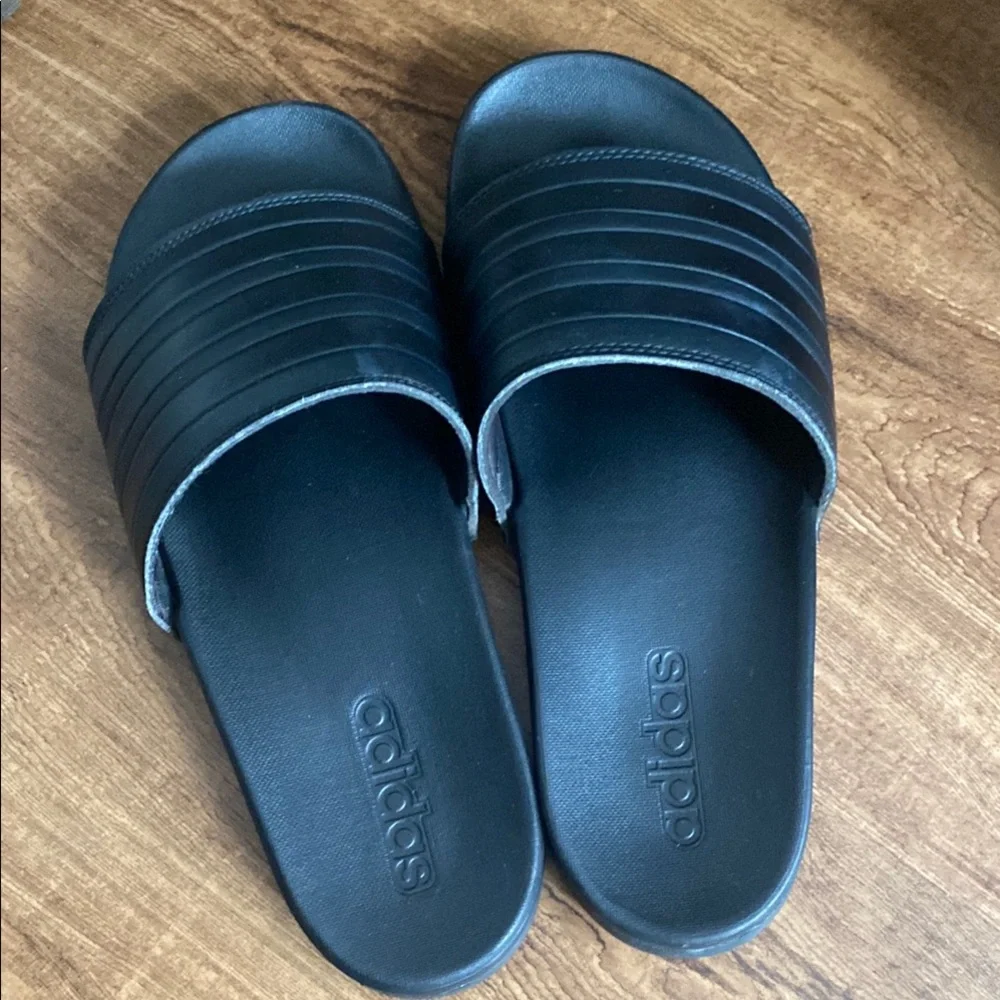 Adidas Men’s Black Adilette Slide Sandals size 8